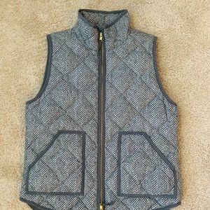 J. Crew Factory Women's Size M Gray and White Herringbone Puffer Vest